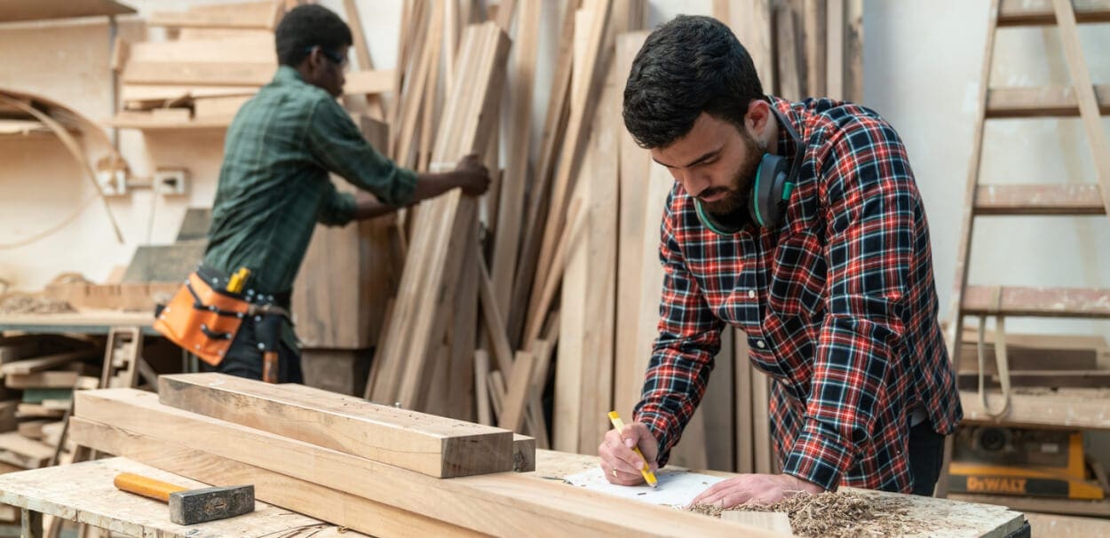 becoming a carpenters apprentice