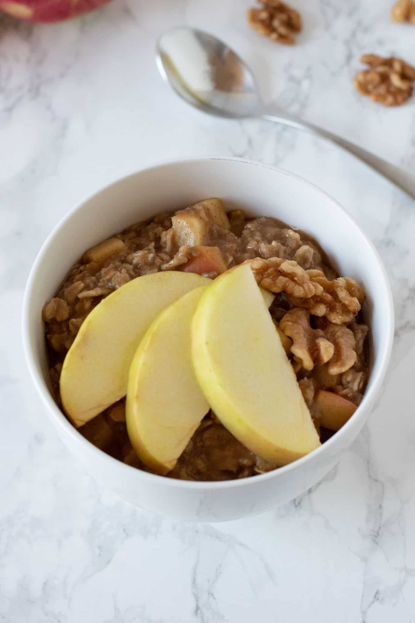 Apple pie oatmeal