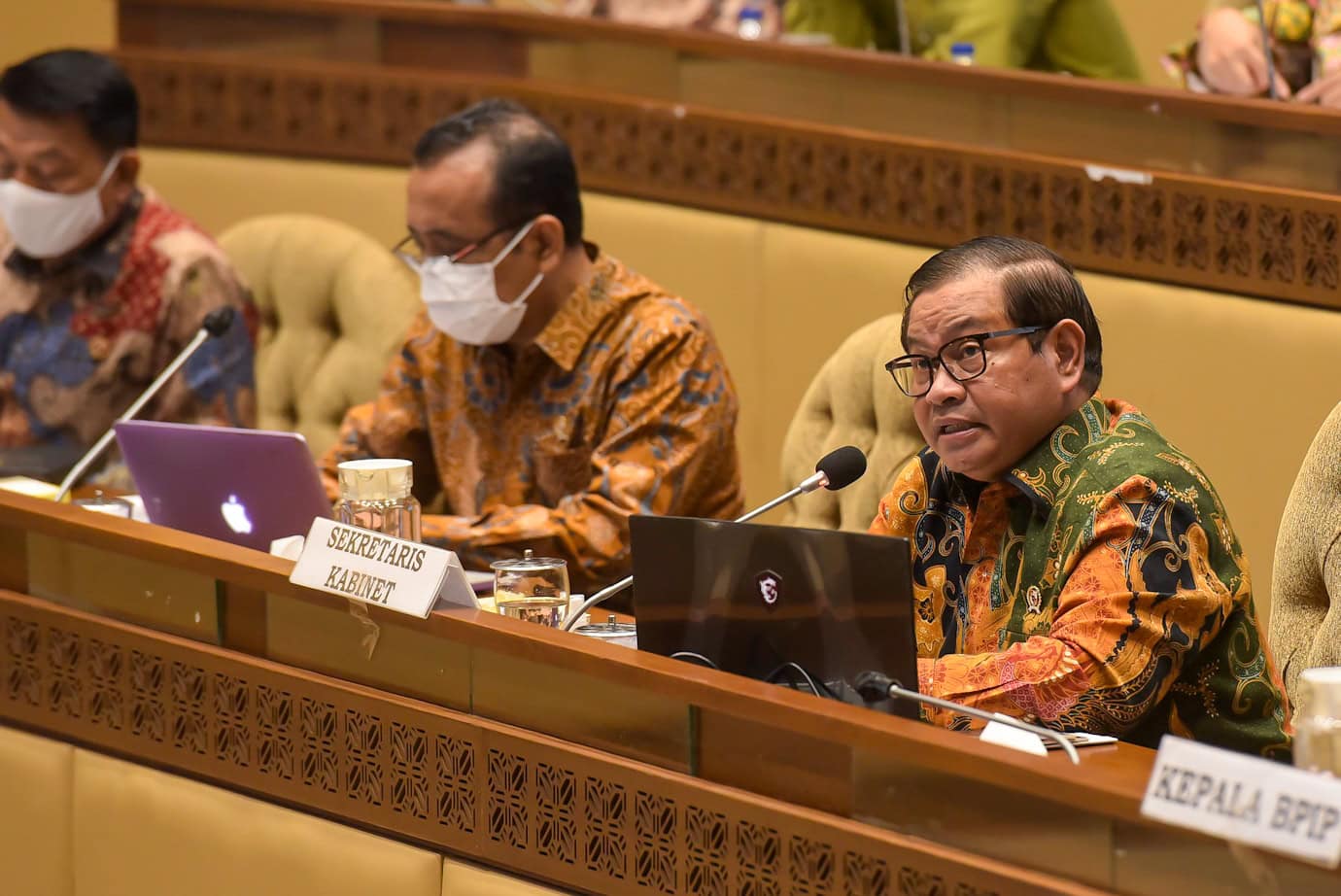 Seskab Pramono Anung pada Raker DPR
