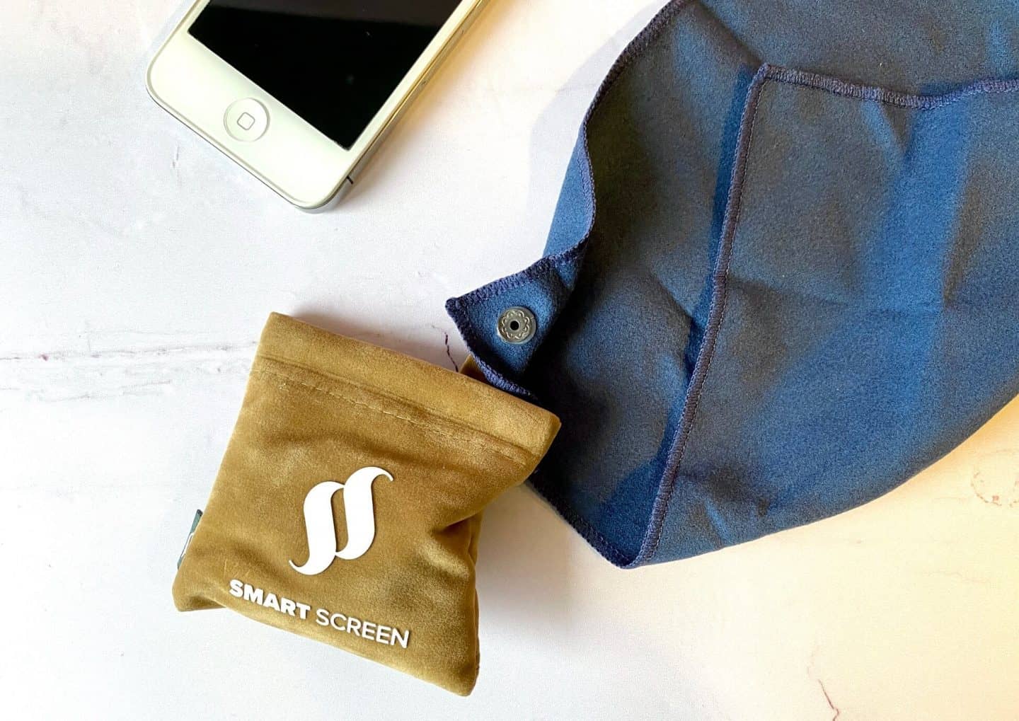 Review: Smart Screen Cleaning Cloth For Your Smartphone