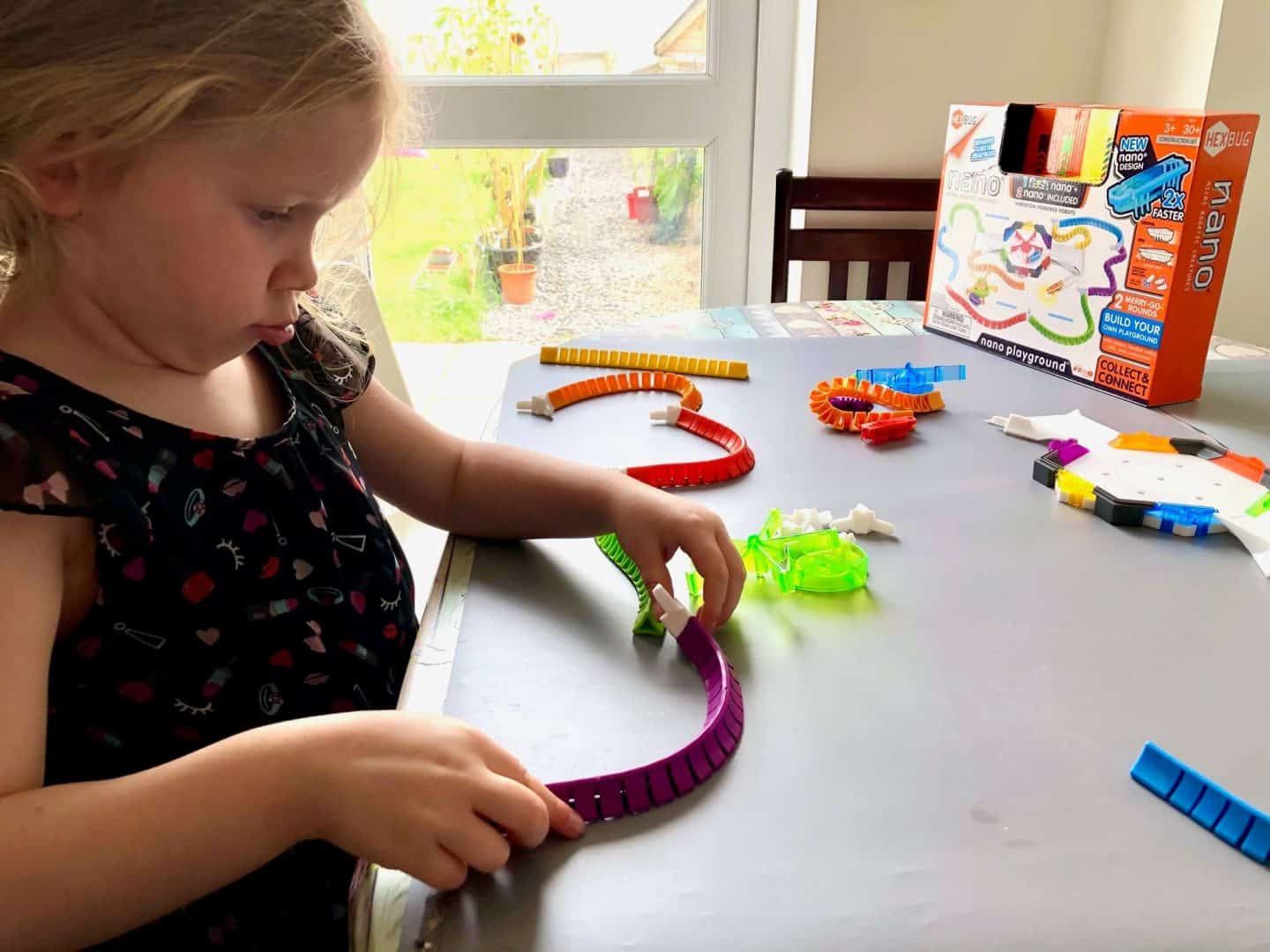 Putting the track together - Hexbug nano playground