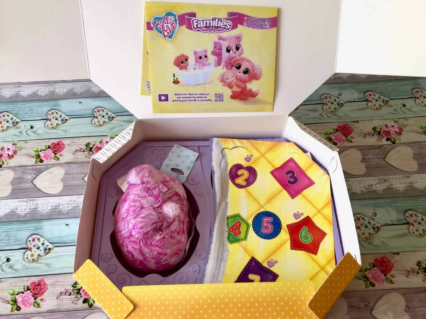 Scruff-a-luvs family inside the box