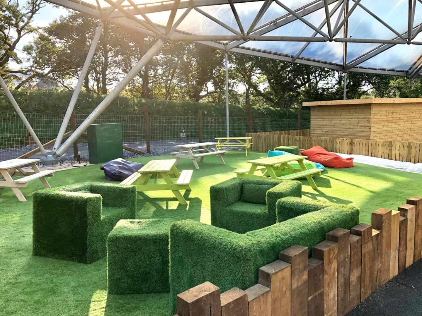Garden seating area Serendome