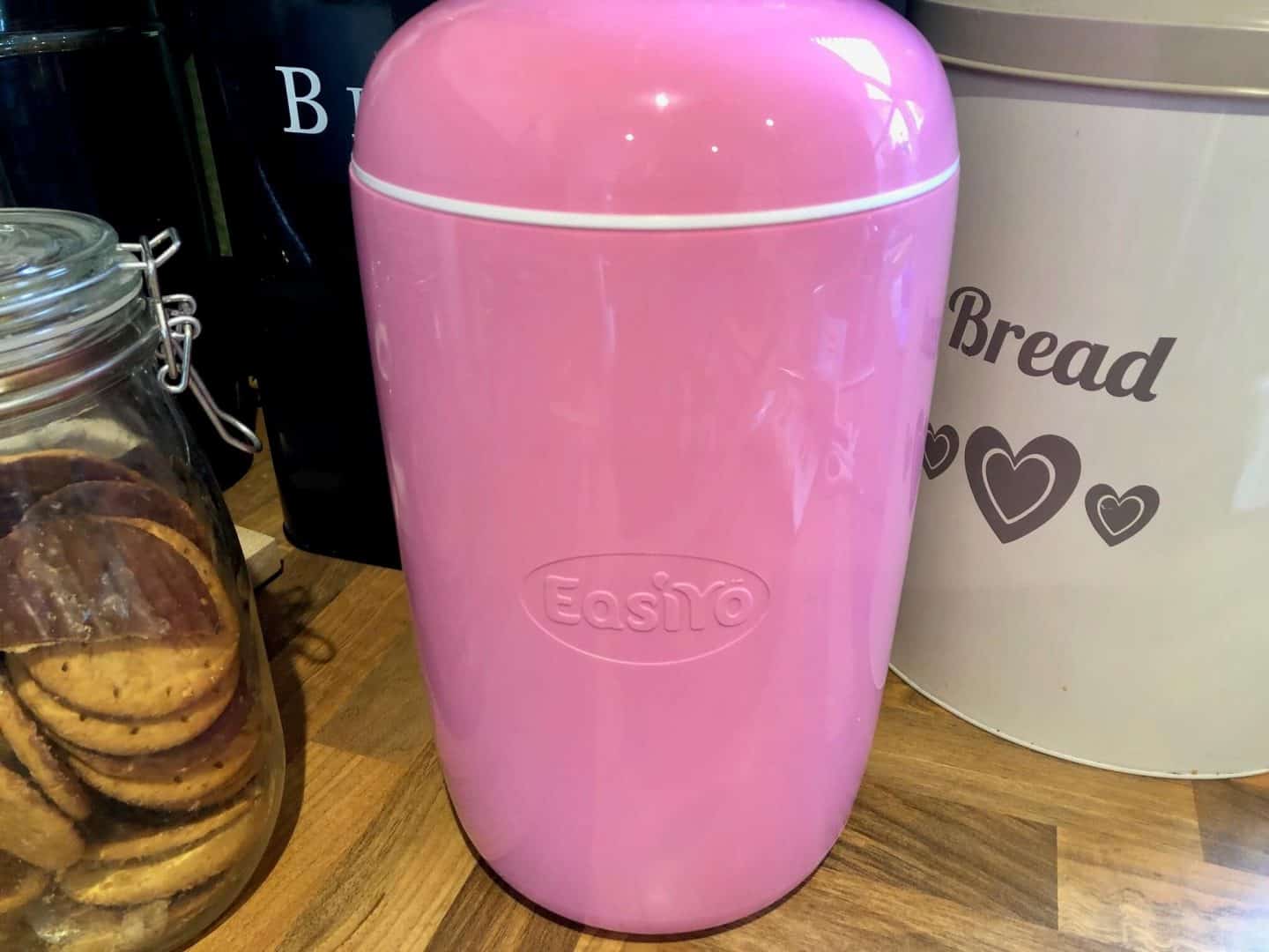 Leave the yogurt to set in the EasiYo yogurt maker for 8-12 hrs