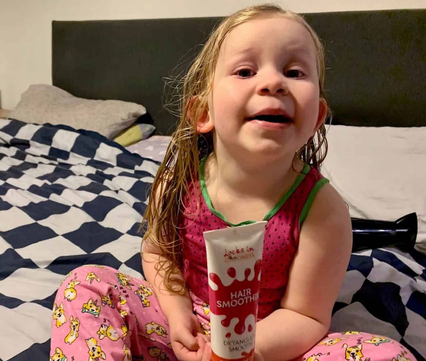 L trying out the Hair Smoothie