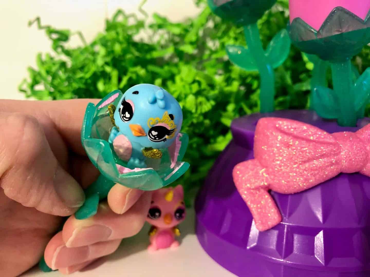 Spring Bouquet flower stem with Hatchimals CollEGGtible