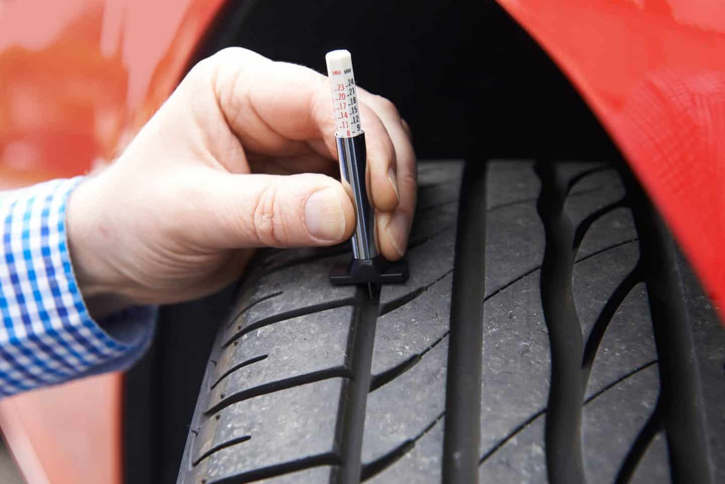 checking tyre tread depth