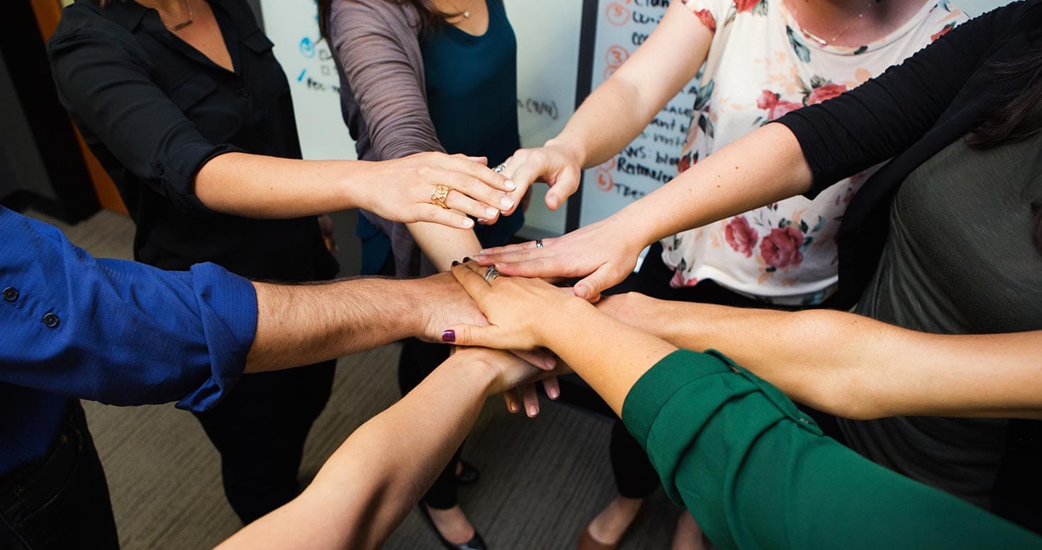 cosourcing-hands-@2x cosourcing-hands-@2x