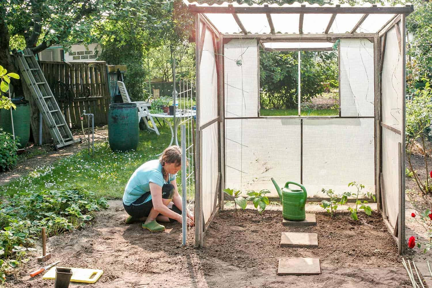 unser Garten, vorher-nachher, das Tomatenhaus