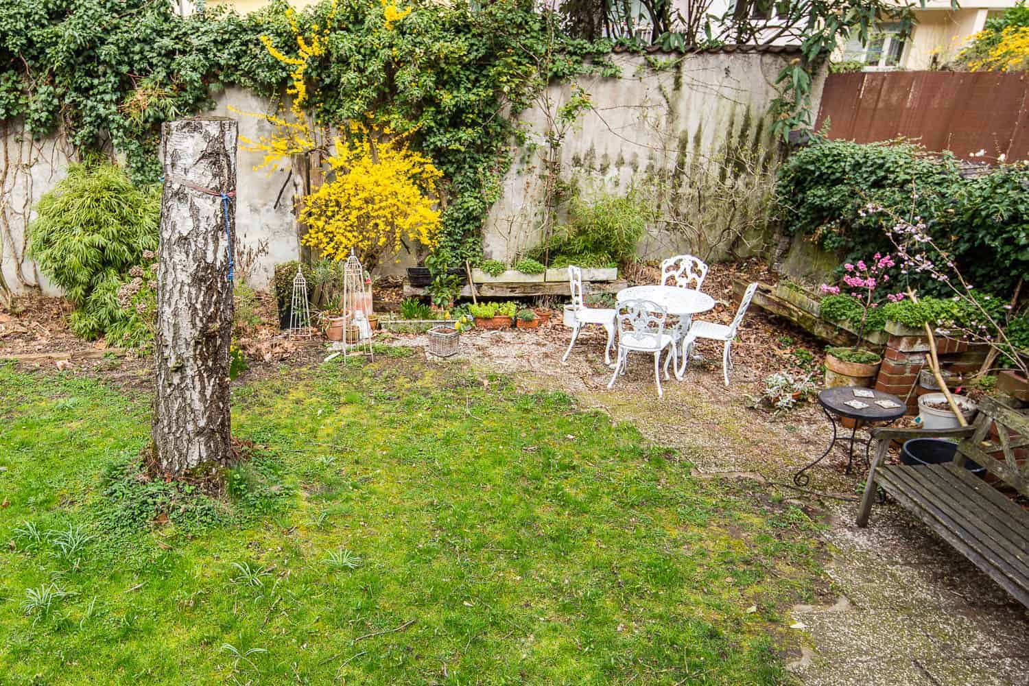 Der alte Sitzplatz in unserem Garten