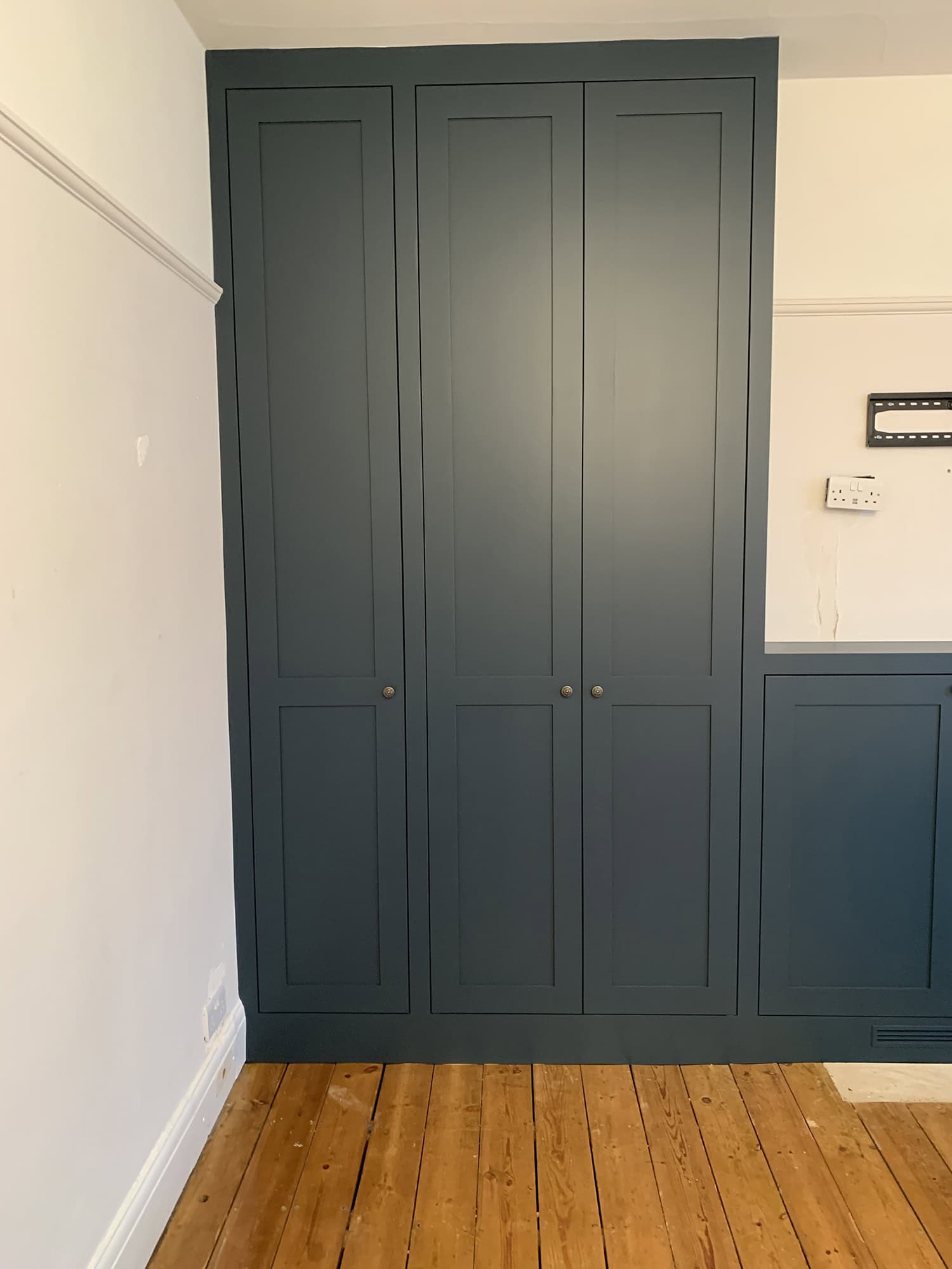Bespoke Fitted Wardrobes JH Carpentry