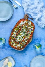 Gegrillte Zucchini und Aubergine mit Tomatensugo