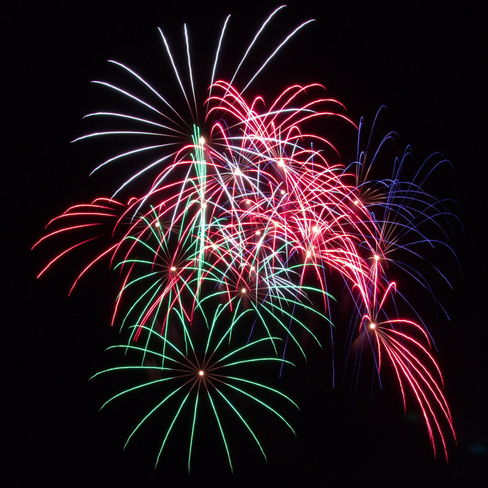 Massachusetts Fireworks: dancing pyrotechnics