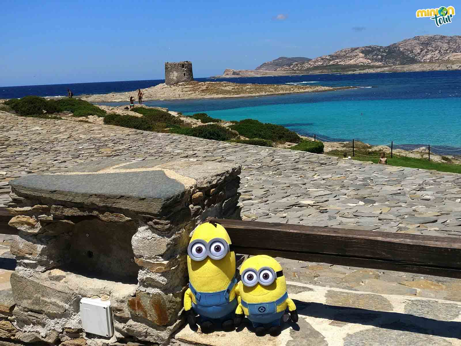 Torre aragonesa en la playa de la Pelosa Qué tiene Cerdeña que nos gusta tanto