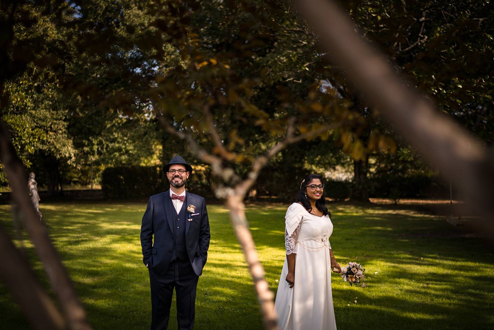 Le reportage photo du mariage Lysianne et Thierry, entre Inde et France, au Chateau de La Ligne, et à Villenave d'Ornon. Alexandre Roschewitz Photographe.