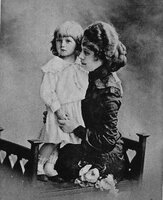 Willy Fritsch mit seiner Mutter Anni. Willy Fritsch als Kind mit seiner Mutter Anni