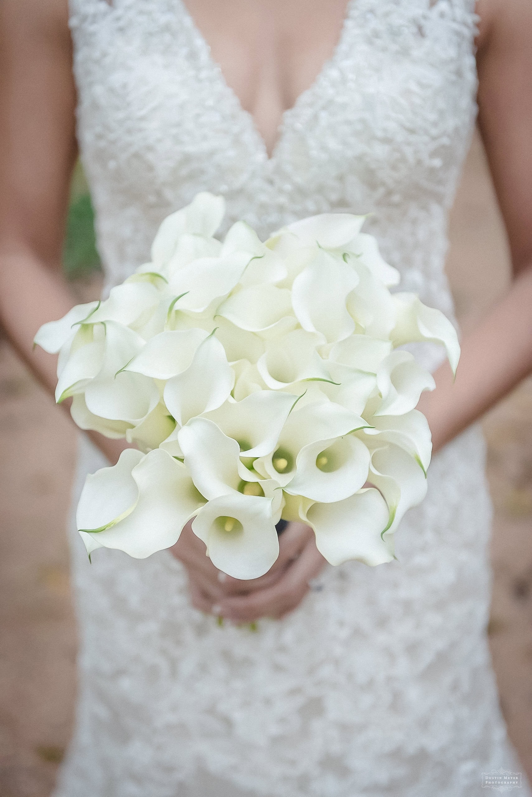 Umlauf Sculpture Garden Austin Wedding calla lilies wedding bridal bouquet