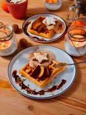 Spekulatiuswaffeln mit Zimtsterncreme