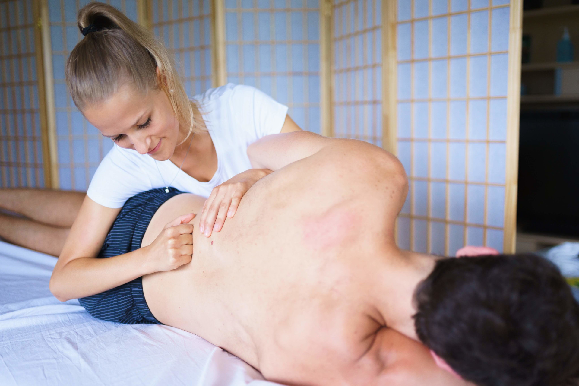 Heilmassage-Hons-Heilmassage-Hintergrund-2 Heilmassage-Hons-Heilmassage-Hintergrund-2