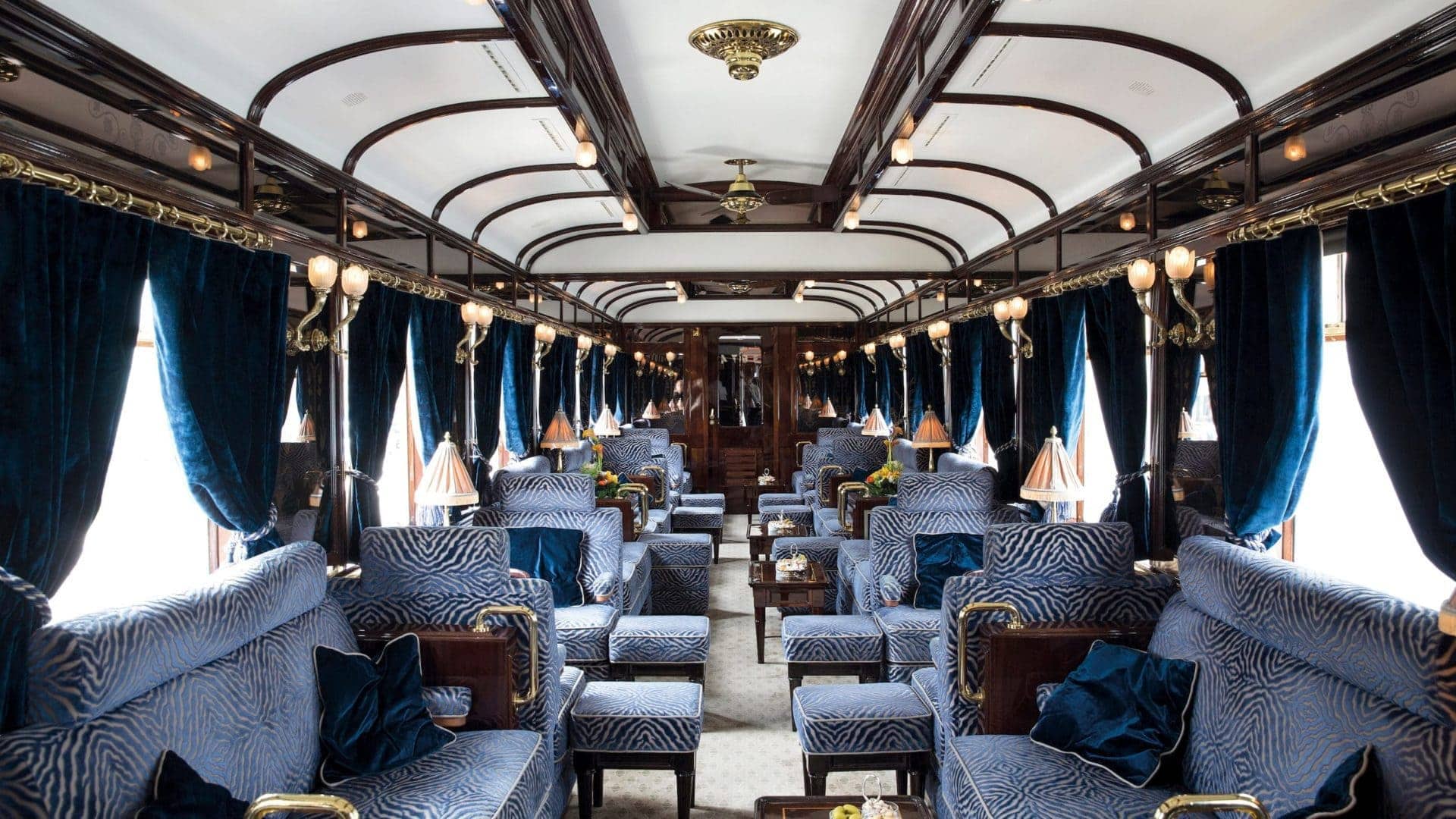 vso-din-bar-car01_2580x1451