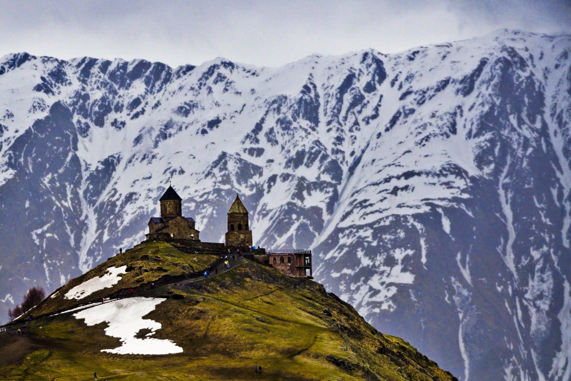 Gergeti Trinity Church, Kazbegi, Georgia – Experiencing the Globe