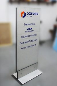 Pylon z plexi