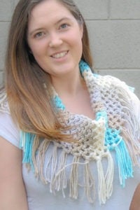 The Spring Stripe Cowl is a quick and easy free crochet pattern. The mesh stitch keeps this cowl light and perfect for spring and summer. This is a great pattern for beginners.