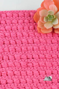 Follow the photo or video tutorial to learn to crochet the beautiful bead stitch. #crochetstitch #crochettutorial