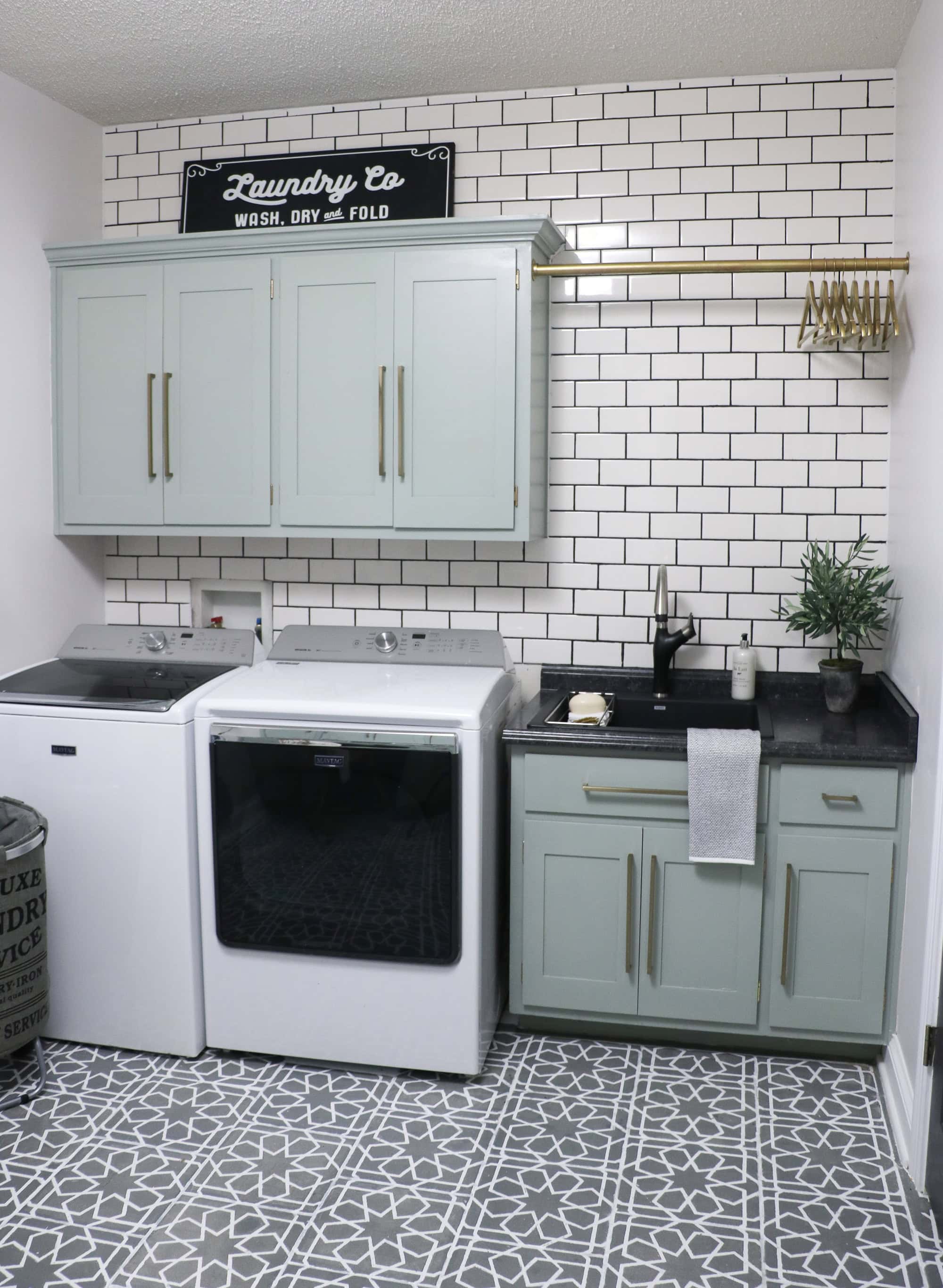 Diy Laundry Room Makeover Sincerely Sara D Home Decor Diy
