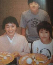 顔画像 大竹しのぶの息子 二千翔の父親 元旦那 は服部晴治で学歴や職業 年齢や結婚は D Media