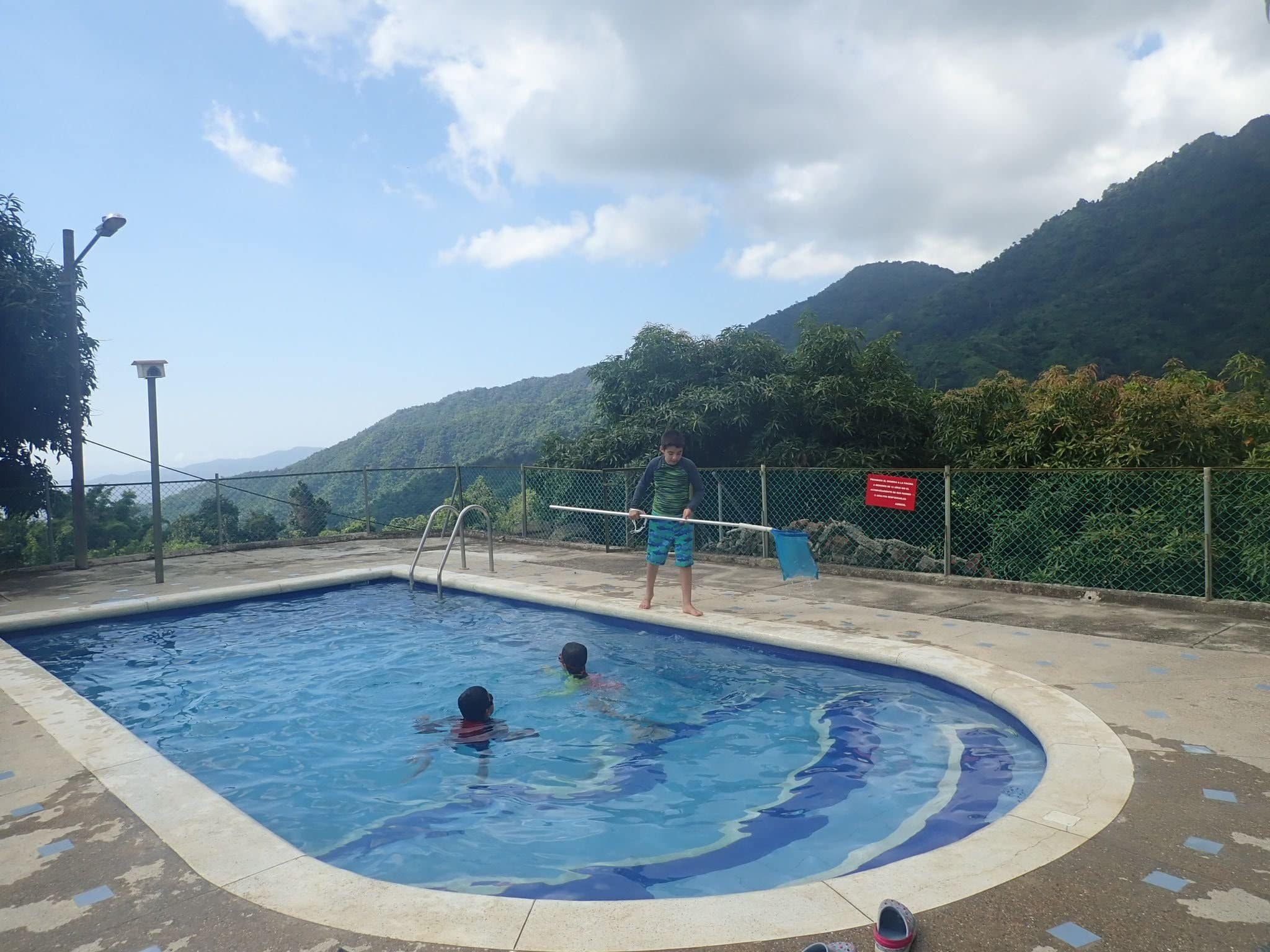 Our Two Wonderful Nights in Minca, Colombia 8 The kids enjoying the pool at Cabanas el Descanso y Zamukia