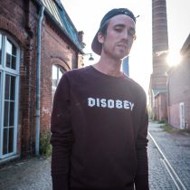 ÄSTHETIKA Sweatshirt - DISOBEY grape red/white mood