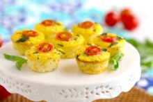Cheesy Cauliflower Breakfast Egg Cups