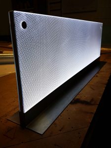 Dwustronny stand reklamowy podświetlany
