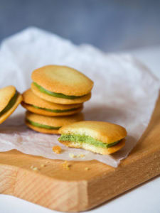 Matcha langues de chat cookie