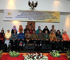 Suasana silaturahmi Mensesneg Pratiko dan Seskab Pramono Anung dengan para mantan pejabat di lingkungan Kemensetneg dan Setkab, di Gedung Krida Bhakti, Jakarta, Rabu (19/8)