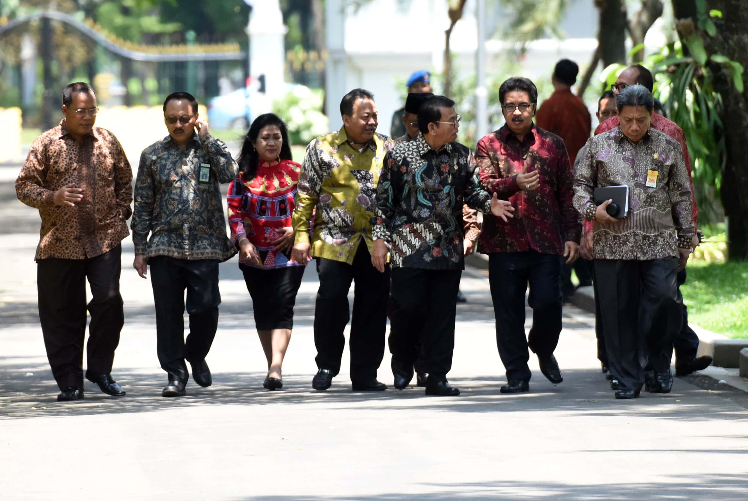 Jajaran Pengurus Pusat IKAHI yang diterima oleh Presiden Joko Widodo (Jokowi), di Istana Merdeka, Jakarta, Senin (27/3) siang. (Foto: Humas/Rahmat)