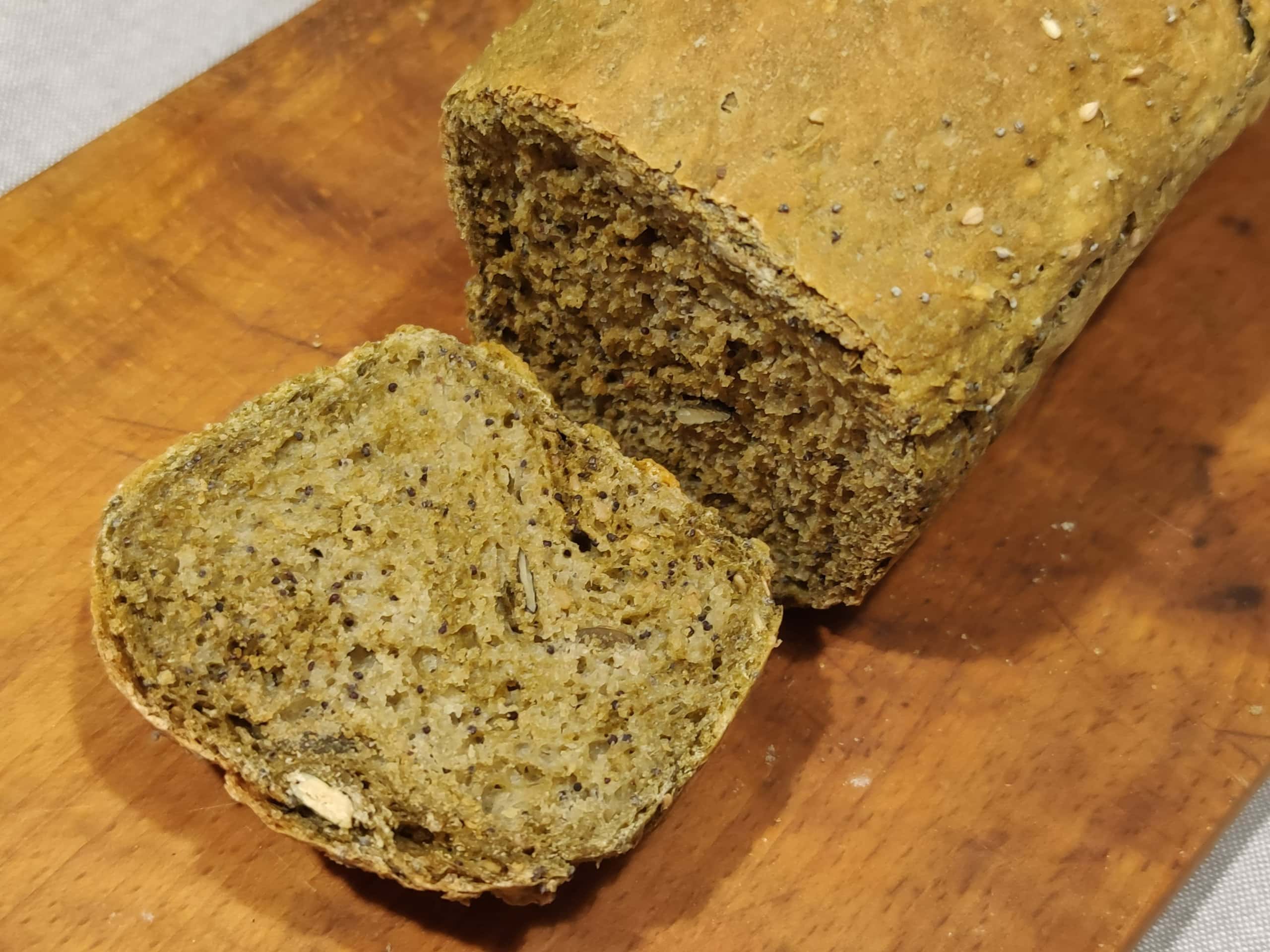 photo de Pain au thé matcha et aux graines
