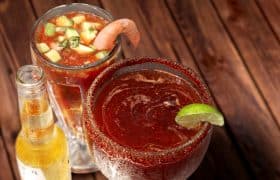 Pictures 78 Mexican drinks - Shrimps cocktail and beer for the morning after drinking