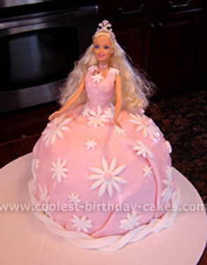 12 Coolest Doll And Barbie Cake Ideas