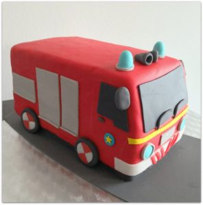 Mit Trara Und Tatutata Ins Neue Jahr Feuerwehr Auto Torte