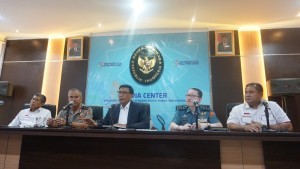 Coordinating Minister for Political, Legal, and Security Affairs Wiranto gives a press statement at the Ministrys office, Jakarta, Monday (1/10). (Photo by: Coordinating Minister for Political, Legal, and Security Affairs)