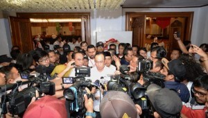 Minister of Transportation answers reporters questions in Jakarta, Saturday (15/9). (Photo: Ministry of Transportation).