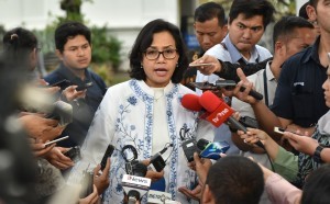 Minister of Finance Sri Mulyani Indrawati delivers his statement after Plenary Cabinet Session at the State Palace, Jakarta, Monday (9/4). (Photo by: Public Relations/Rahmat)