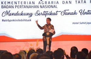 President Jokowi delivers his remarks at the 2018 National Working Meeting of the Ministry/BPN at Puri Agung Convention Hall, Sahid Jaya Hotel, Jakarta, Wednesday (10/1). (Photo by: Public Relations Division/Deni)
