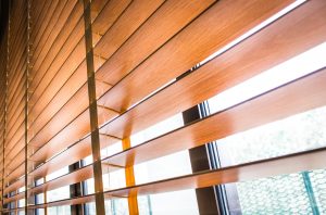 rollläden-jalousien-dachfenster-anbringungsort-tipp-zum-bau Rollläden und Jalousien gibt es für die Außen- und die Innenmontage. Mehr dazu bei Tipp-zum-Bau.