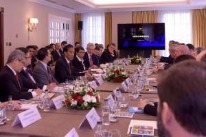 President Jokowi delivers a remarks at a meeting with International Finance Institutions, on Tuesday (19/4) morning, at the Grosvenor House Hotel, London, the United Kingdom