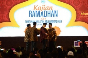 President Jokowi along with PW Muhammadiyah of East Java attends Kajian Ramadan 1438H in Malang, East Java, Saturday (3/6). (Photo: PR/Deni)