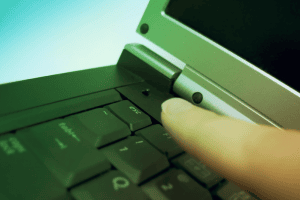 Wordt mijn zorgtoeslag automatisch stopgezet?
