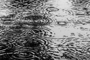 puddle-2721212_640 puddles form from air conditioner problems